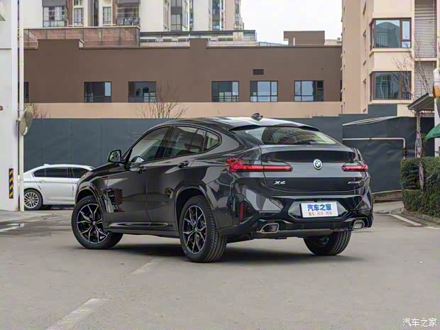 宝马(进口) 宝马X4 2022款 xDrive 25i M运动套装 宝马(进口) 宝马X4 2022款 xDrive 25i M运动套装
