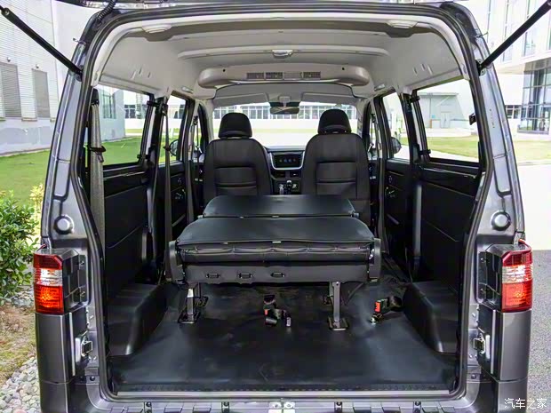 華晨鑫源 金海獅M 2022款 1.5L 旅行獅客車 6座