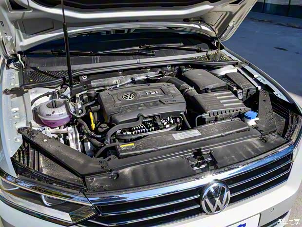 一汽-大眾 邁騰 2018款 改款 380TSI DSG 豪華型