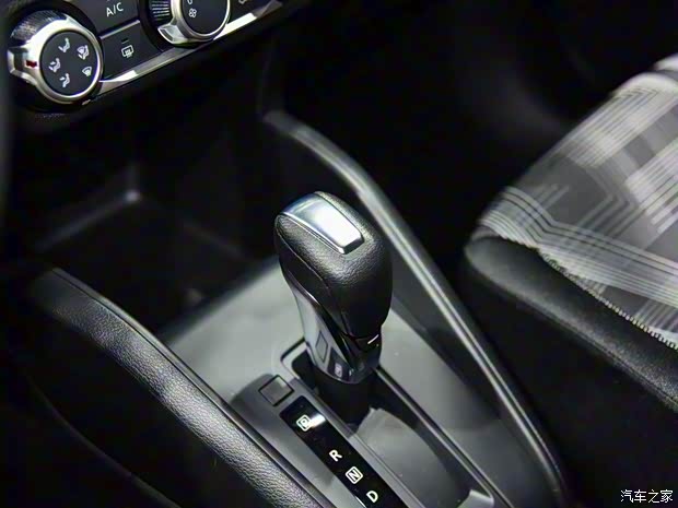 东风日产 劲客 2021款 1.5L XL CVT酷享版 东风日产 劲客 2021款 1.5L XL CVT酷享版