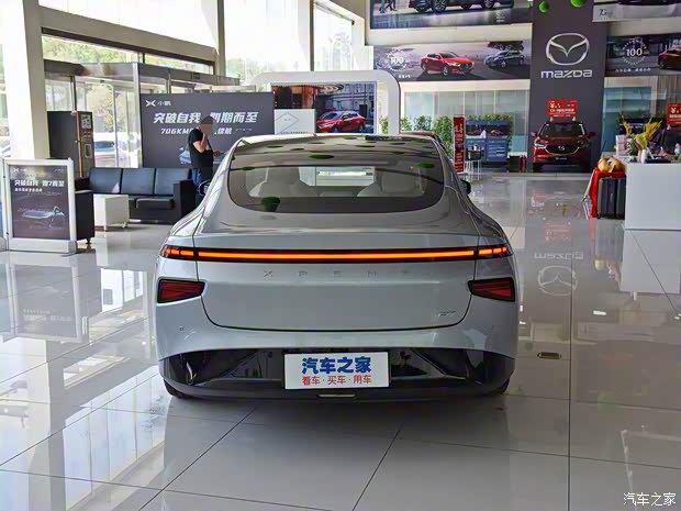 小鹏汽车 小鹏汽车P7 2020款 后驱长续航智享版 小鹏汽车 小鹏汽车P7 2020款 后驱长续航智享版