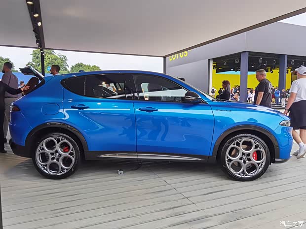 阿尔法·罗密欧 Tonale 2022款 基本型 阿尔法·罗密欧 Tonale 2022款 基本型