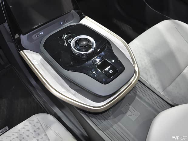 一汽丰田 丰田bZ3 2023款 616km 长续航Premium