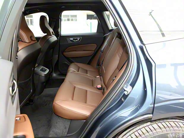 沃尔沃亚太 沃尔沃XC60 2023款 B5 四驱智逸豪华版