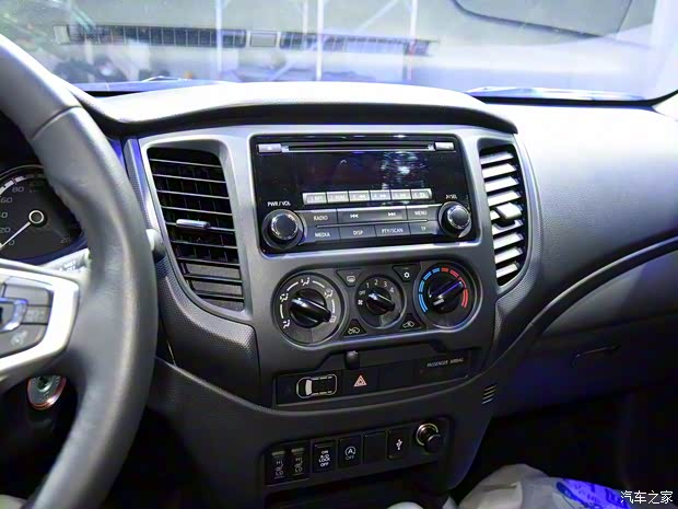 三菱(进口) 三菱L200 2021款 基本型 三菱(进口) 三菱L200 2021款 基本型