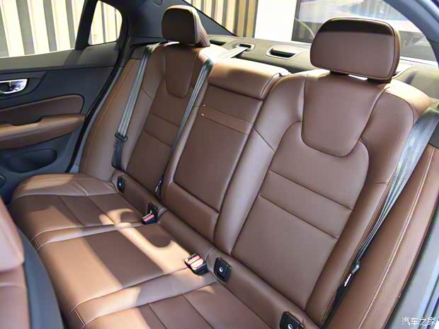 沃尔沃亚太 沃尔沃S60新能源 2020款 T8 E驱混动 四驱智逸豪华版