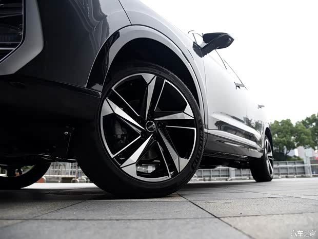 上汽集團 榮威RX5 MAX 2022款 300TGI 基本型