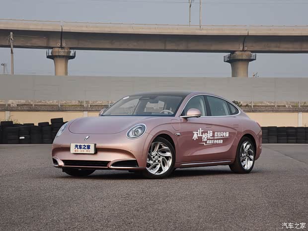 长城汽车 欧拉闪电猫 2022款 555km 标准续航版