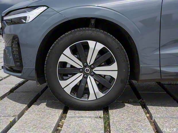 沃爾沃亞太 沃爾沃XC60 2024款 B5 四驅(qū)峽灣版