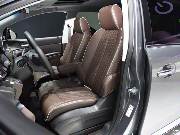 上汽通用別克 別克GL8 2021款 陸上公務(wù)艙 652T 謙雅定制版