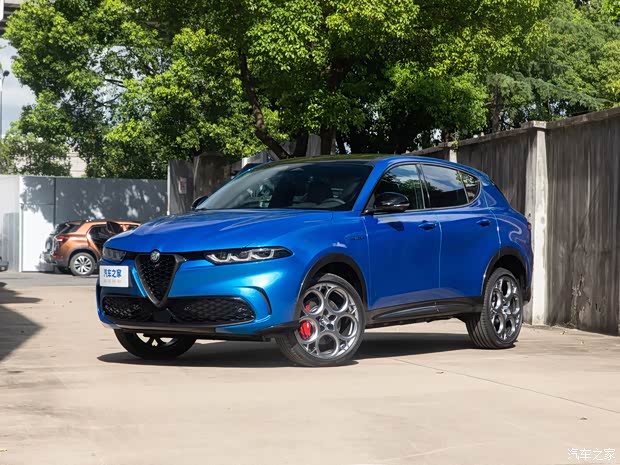 阿尔法·罗密欧 Tonale 2023款 基本型 阿尔法·罗密欧 Tonale 2023款 基本型