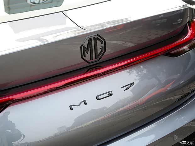 上汽集团 MG7 2023款 2.0T 自动猎美奢享版 上汽集团 MG7 2023款 2.0T 自动猎美奢享版
