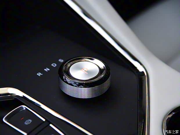 江汽集團(tuán) 思皓X8 PLUS 2022款 1.5TGDI DCT智尚版 6座