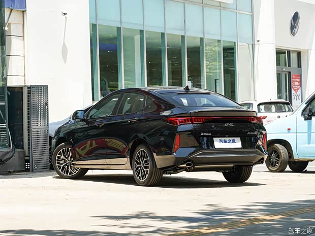 江汽集团 江淮A5 PLUS 2023款 1.5T 自动豪华型 江汽集团 江淮A5 PLUS 2023款 1.5T 自动豪华型