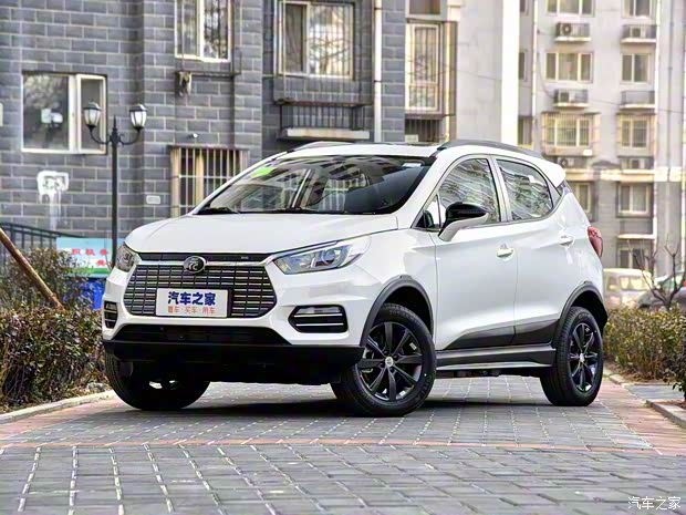 比亚迪 元新能源 2019款 EV360 智联领动型