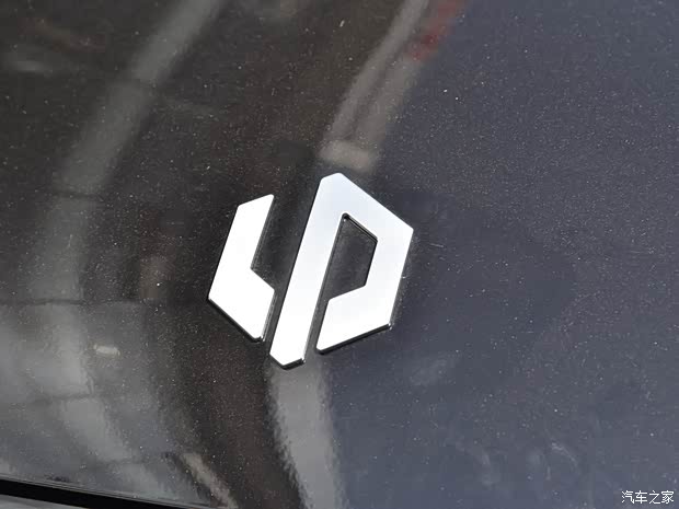 零跑汽车 零跑C11 2023款 增程 180舒享版 零跑汽车 零跑C11 2023款 增程 180舒享版