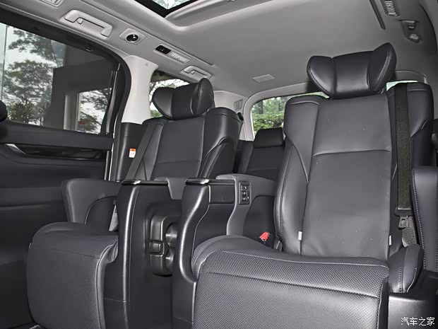 豐田(進(jìn)口) 威爾法 2023款 皇冠 雙擎 2.5L HV豪華版