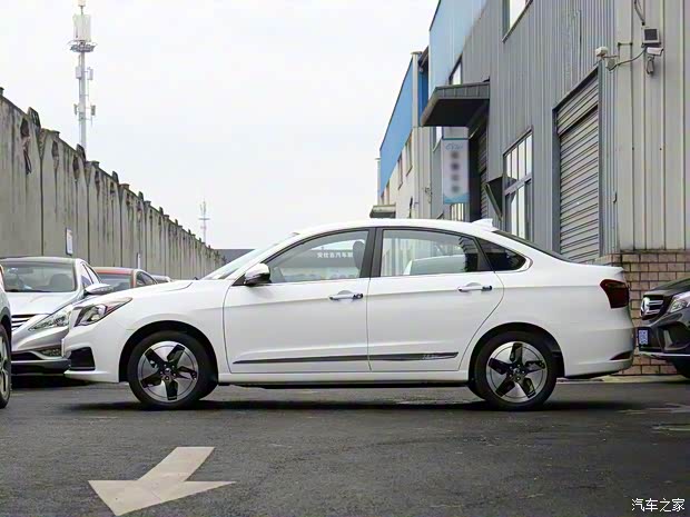 东风乘用车 东风风神E70 2021款 500 超悦版 东风乘用车 东风风神E70 2021款 500 超悦版