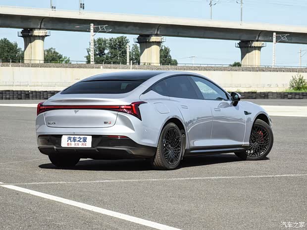 合众汽车 哪吒S 2022款 纯电版 试装车