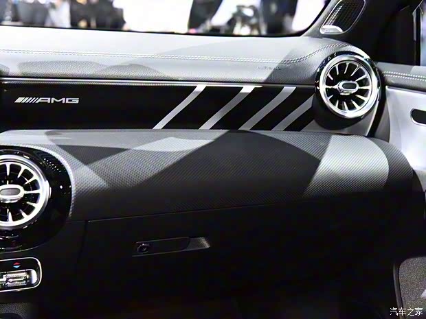 梅赛德斯-AMG 奔驰A级AMG 2019款 AMG A 35 4MATIC 梅赛德斯-AMG 奔驰A级AMG 2019款 AMG A 35 4MATIC