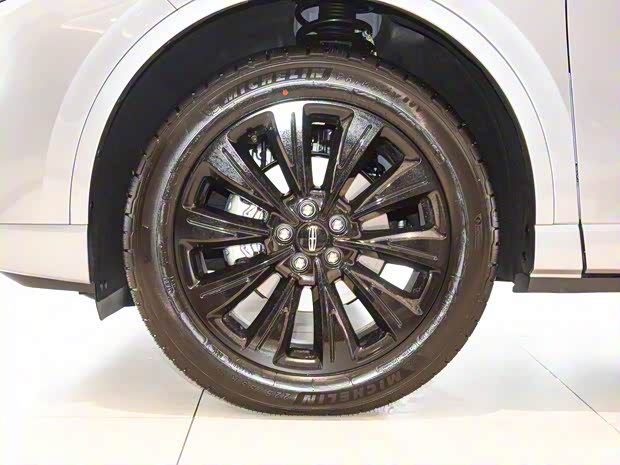 長安林肯 冒險家 2022款 2.0T 兩驅(qū)阿拉斯加冰川限量版