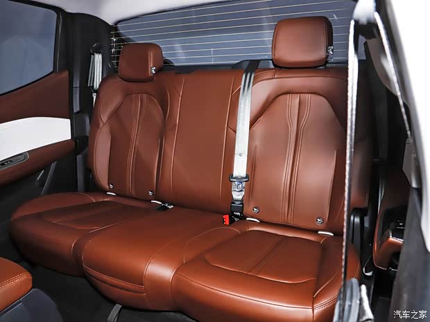 上汽大通 星際H 2023款 2.0T 自動 汽油 豪華版 標(biāo)軸