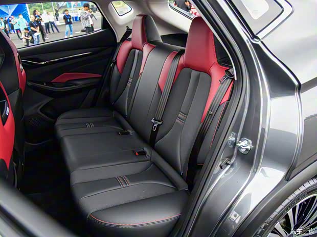 長(zhǎng)安汽車 長(zhǎng)安歐尚X5 2020款 1.5T 高配版