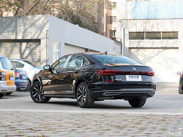 上汽大众 帕萨特 2023款 380TSI 旗舰版 上汽大众 帕萨特 2023款 380TSI 旗舰版