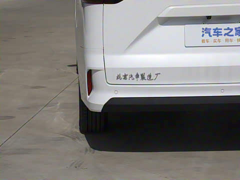 2023款 2.0L 长轴豪华营运版 9座 2023款 2.0L 长轴豪华营运版 9座