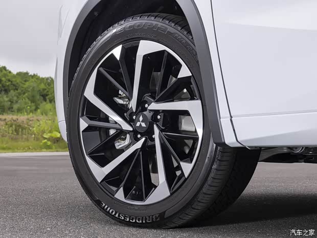 三菱(进口) 欧蓝德PHEV(进口) 2022款 日本版