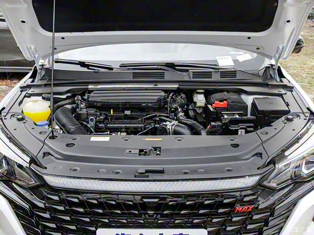 东风乘用车 奕炫MAX 2023款 1.5T 超酷潮爸版 东风乘用车 奕炫MAX 2023款 1.5T 超酷潮爸版