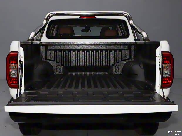 上汽大通 星際H 2023款 2.0T 自動 汽油 豪華版 標(biāo)軸