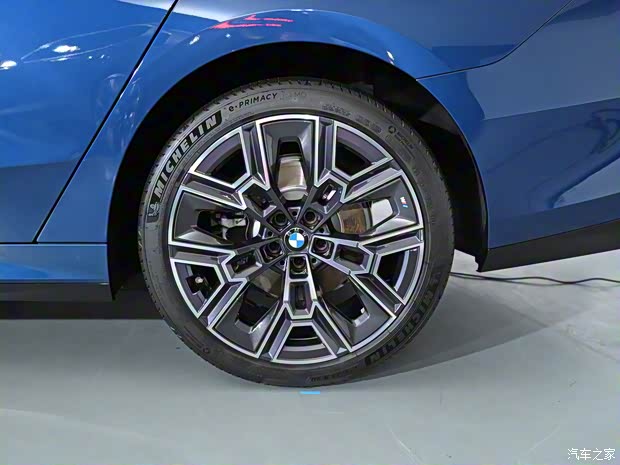 華晨寶馬 寶馬5系 2024款 530Li M運(yùn)動(dòng)套裝