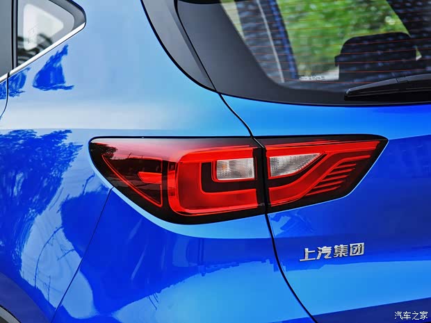 上汽集團(tuán) 名爵ZS 2018款 1.5L 手動(dòng)65寸巨幕天窗版