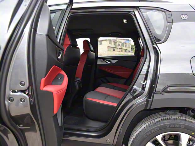 长安汽车 长安CS35PLUS 2023款 畅享版 1.4T DCT豪华型 长安汽车 长安CS35PLUS 2023款 畅享版 1.4T DCT豪华型