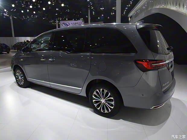 上汽通用別克 別克GL8 2021款 陸上公務(wù)艙 652T 謙雅定制版