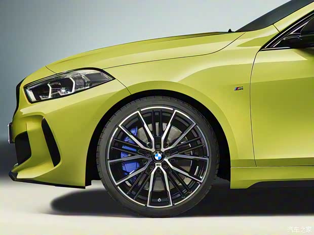宝马(进口) 宝马1系(进口) 2022款 M135i xDrive 欧洲版 宝马(进口) 宝马1系(进口) 2022款 M135i xDrive 欧洲版