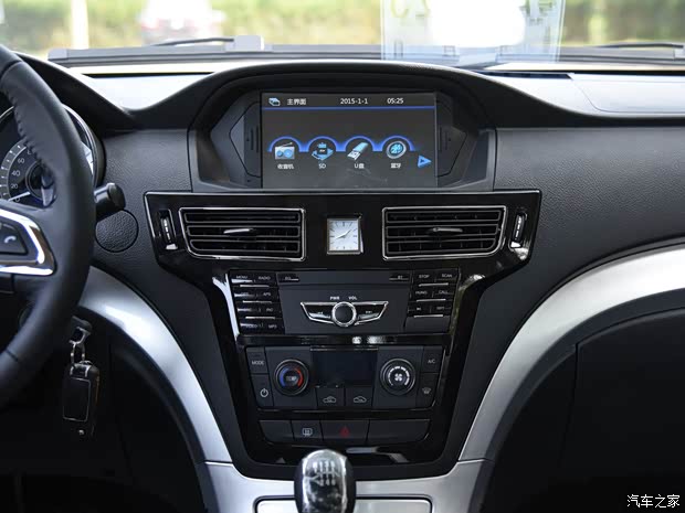 大運(yùn)汽車 大運(yùn)皮卡 2020款 2.4T汽油兩驅(qū)手動尊享型標(biāo)軸4K22D4T