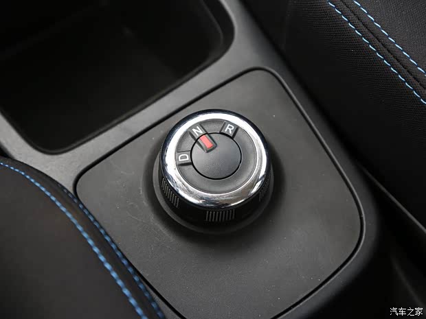 東風(fēng)乘用車(chē) 東風(fēng)風(fēng)神EX1 2020款 低配