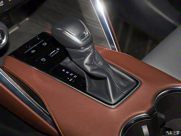 一汽豐田 凌放HARRIER 2022款 2.0L CVT兩驅(qū)旗艦版 一汽豐田 凌放HARRIER 2022款 2.0L CVT兩驅(qū)旗艦版