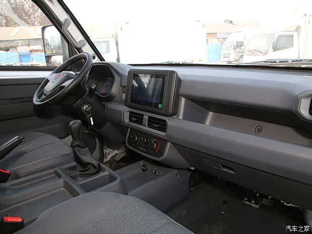 上汽通用五菱 五菱龍卡 2023款 2.0L 基本型