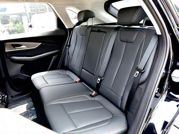 東風(fēng)風(fēng)行 風(fēng)行T5 EVO 2023款 狂飚版 1.5TD DCT鉑金款