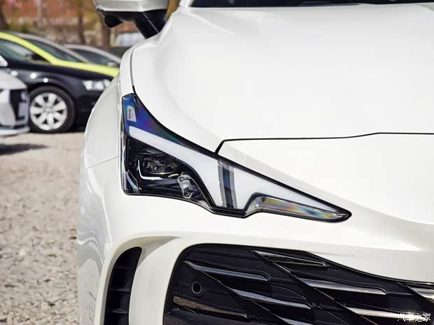 上汽集团 MG7 2023款 2.0T Trophy+激擎耀世版 上汽集团 MG7 2023款 2.0T Trophy+激擎耀世版