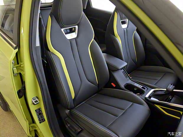 上汽通用五菱 五菱星驰 2022款 1.5T 基本型 上汽通用五菱 五菱星驰 2022款 1.5T 基本型