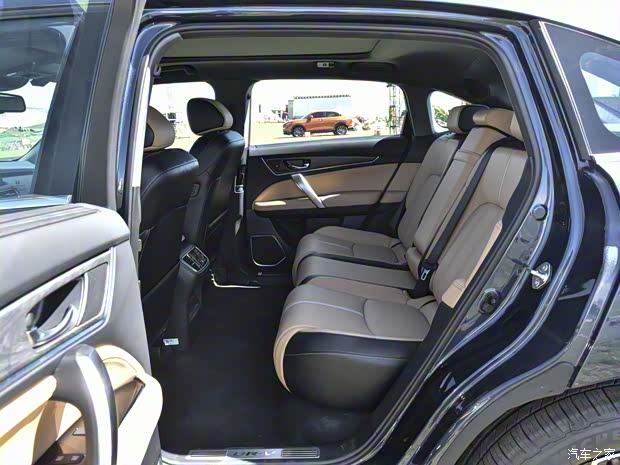 东风本田 本田UR-V 2023款 370TURBO 四驱尊耀版 东风本田 本田UR-V 2023款 370TURBO 四驱尊耀版