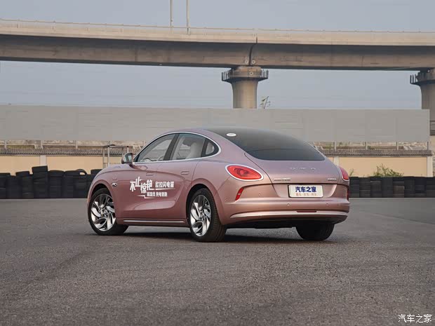 长城汽车 欧拉闪电猫 2022款 555km 标准续航版