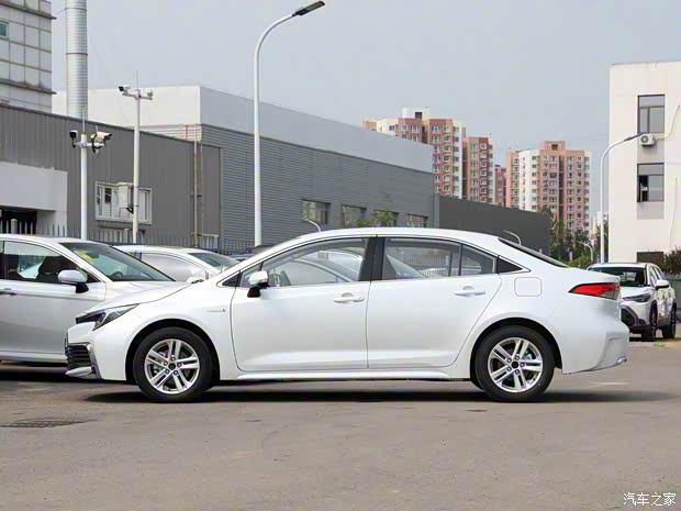 廣汽豐田 凌尚 2023款 雙擎 2.0L 領(lǐng)先版 廣汽豐田 凌尚 2023款 雙擎 2.0L 領(lǐng)先版