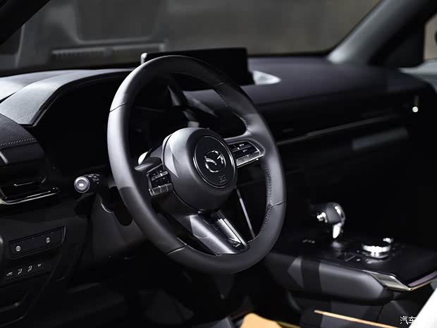 馬自達(dá)(進(jìn)口) 馬自達(dá)MX-30 2020款 基本型