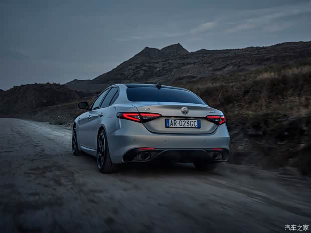 阿爾法·羅密歐 Giulia 2023款 Competizione