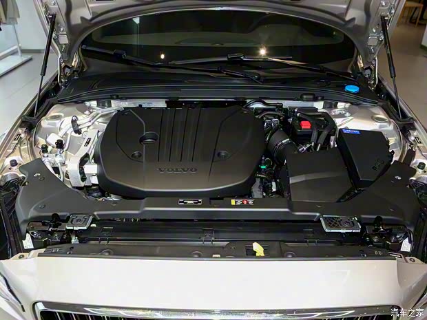 沃尔沃亚太 沃尔沃S60 2023款 B4 智逸豪华版 沃尔沃亚太 沃尔沃S60 2023款 B4 智逸豪华版